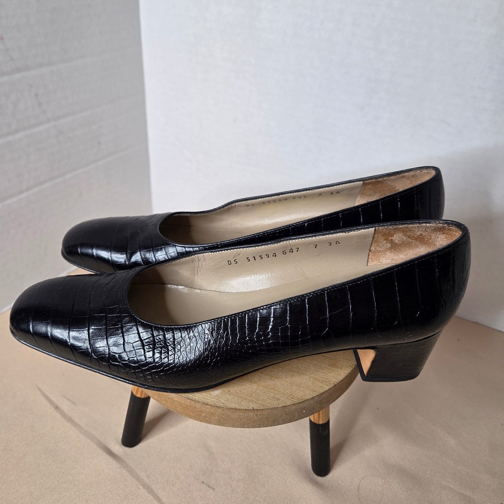 Salvatore Ferragamo Black Croc Embossed Leather Pumps Block Heel Sz 7 2A Narrow - Picture 7 of 16